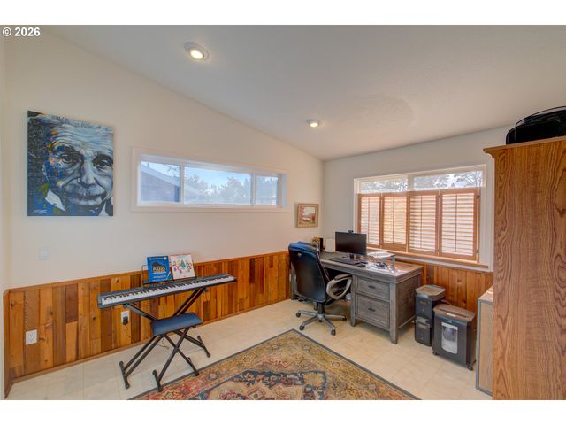 17695 OCEAN Blvd, Rockaway Beach, OR 97136