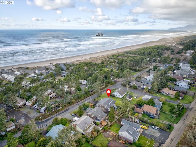 17695 OCEAN Blvd, Rockaway Beach, OR 97136