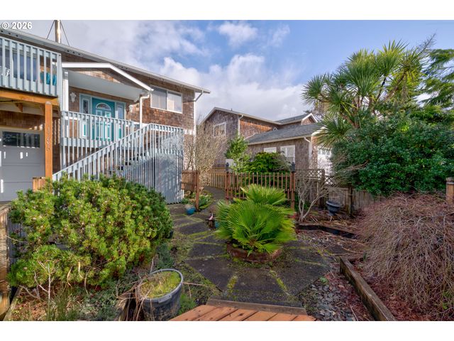 17695 OCEAN Blvd, Rockaway Beach, OR 97136