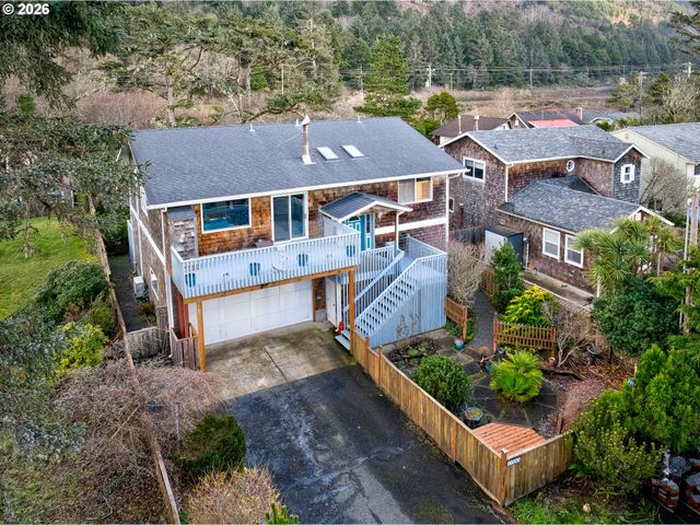 17695 OCEAN Blvd, Rockaway Beach, OR 97136