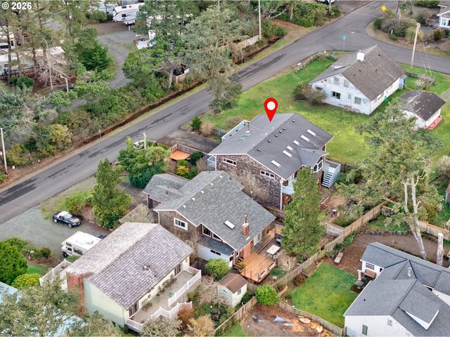 17695 OCEAN Blvd, Rockaway Beach, OR 97136