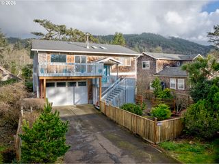 17695 OCEAN Blvd, Rockaway Beach, OR 97136