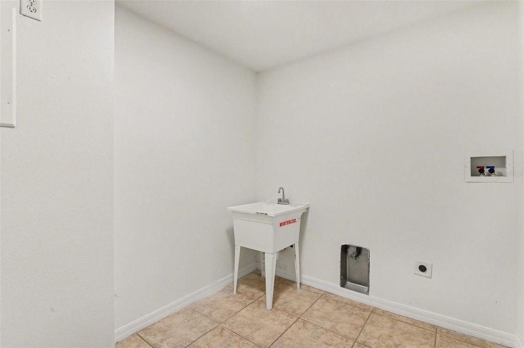 Image 23 of property listing at 2395 KEY AVENUE, Sanford, FL 32771