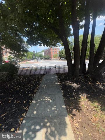 729 MASSACHUSETTS AVE NE, Washington, DC 20002