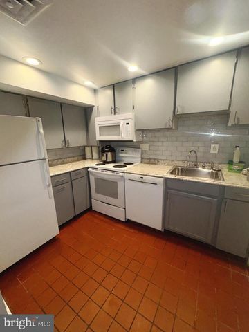 729 MASSACHUSETTS AVE NE, Washington, DC 20002