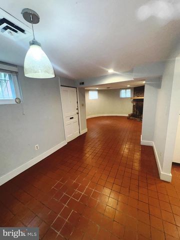 729 MASSACHUSETTS AVE NE, Washington, DC 20002