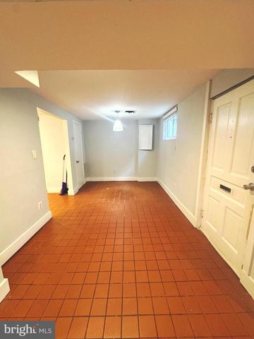 729 MASSACHUSETTS AVE NE, Washington, DC 20002
