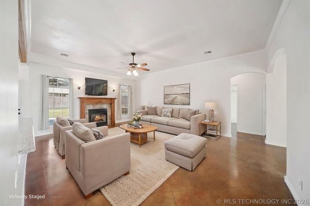 8037 Vintage Trace Drive, Claremore, OK 74019