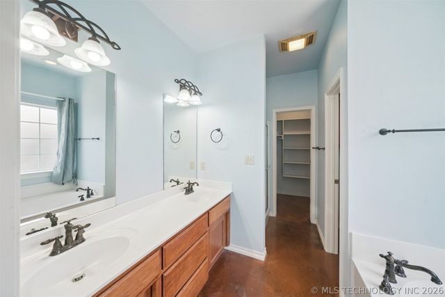 8037 Vintage Trace Drive, Claremore, OK 74019