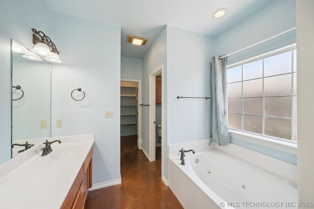 8037 Vintage Trace Drive, Claremore, OK 74019