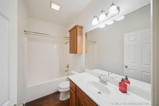 8037 Vintage Trace Drive, Claremore, OK 74019