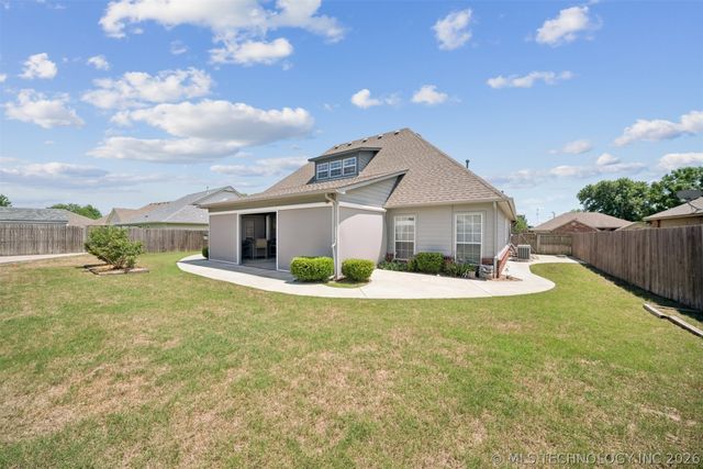 8037 Vintage Trace Drive, Claremore, OK 74019