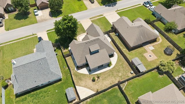 8037 Vintage Trace Drive, Claremore, OK 74019