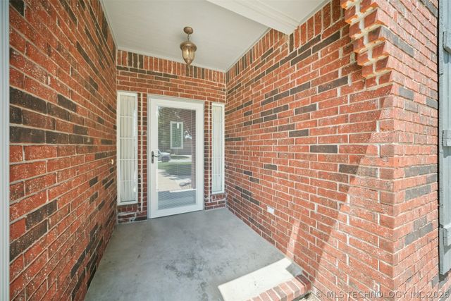 8037 Vintage Trace Drive, Claremore, OK 74019