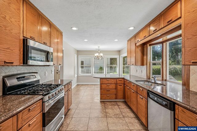 4135 Rivercrest Dr N, Keizer, OR 97303