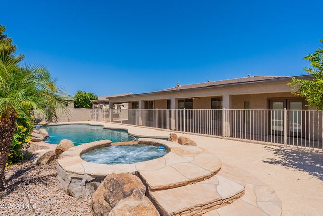 3173 E CANYON Way, Chandler, AZ 85249