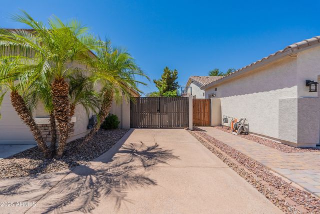3173 E CANYON Way, Chandler, AZ 85249