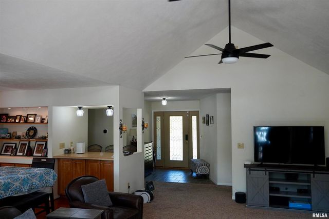 15316 LAKEPOINT Drive, Benton, IL 62812