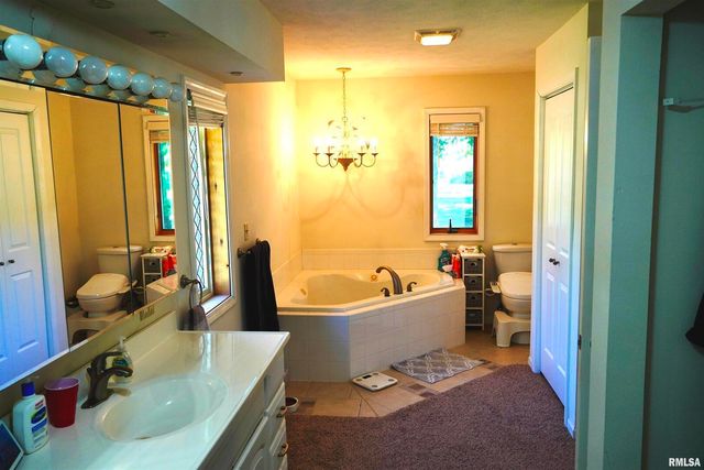 15316 LAKEPOINT Drive, Benton, IL 62812