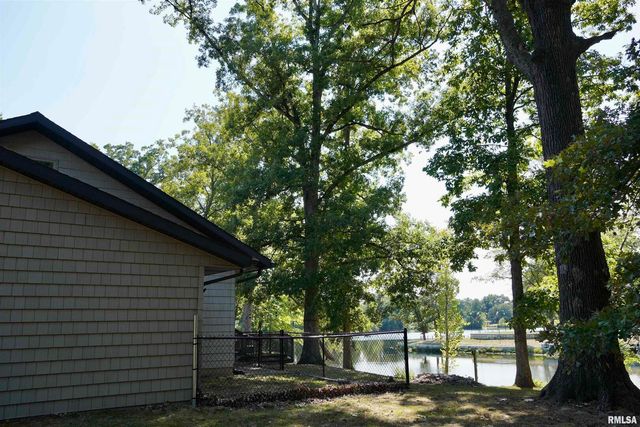 15316 LAKEPOINT Drive, Benton, IL 62812