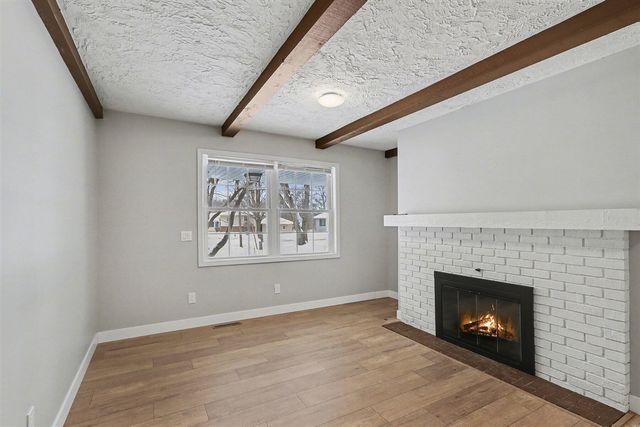 8232 Gull Manor, Richland, MI 49083