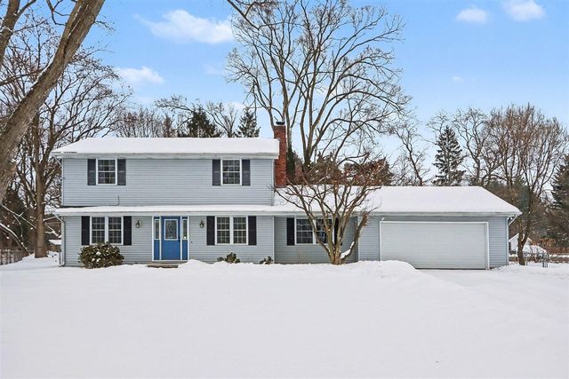 8232 Gull Manor, Richland, MI 49083