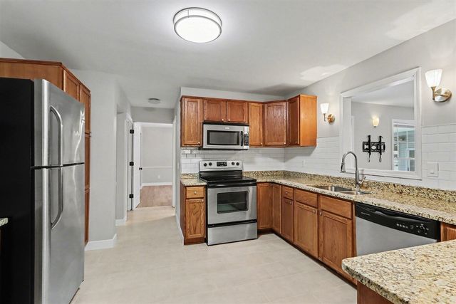 8232 Gull Manor, Richland, MI 49083