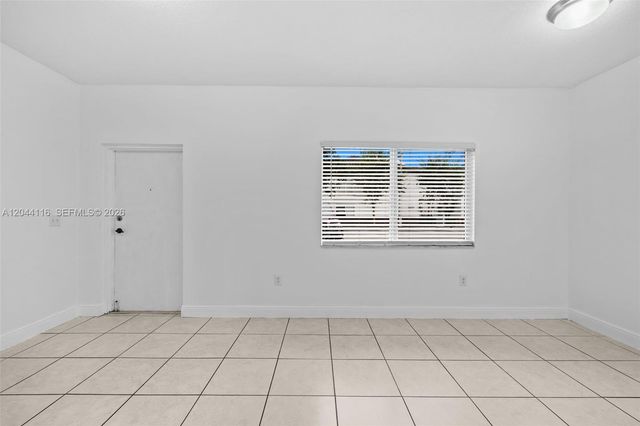 2421 W 78th Street 104, Hialeah, FL 33016