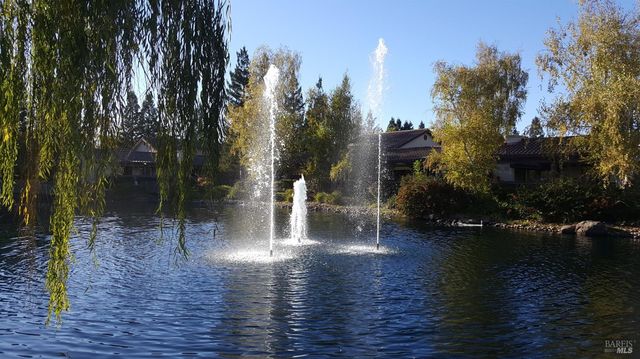 36 Fountain Grove Cir, Napa, CA 94558