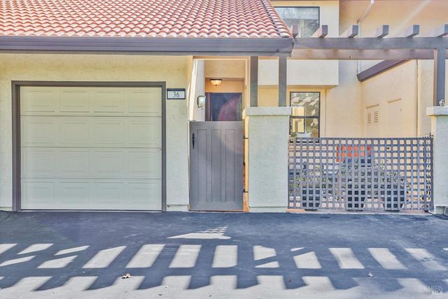 36 Fountain Grove Cir, Napa, CA 94558