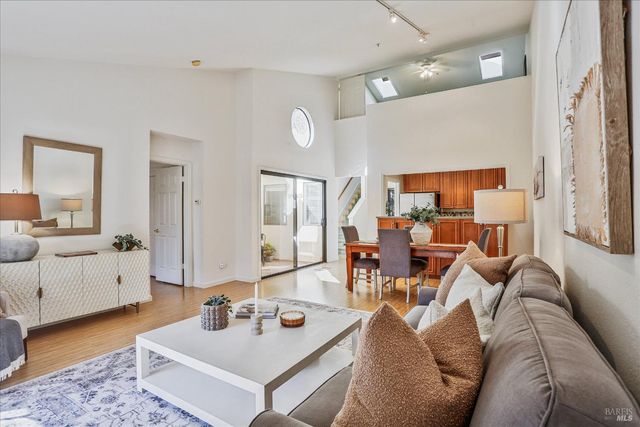 36 Fountain Grove Cir, Napa, CA 94558