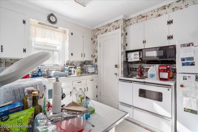 1190 Highland Park Road, Niskayuna, NY 12309