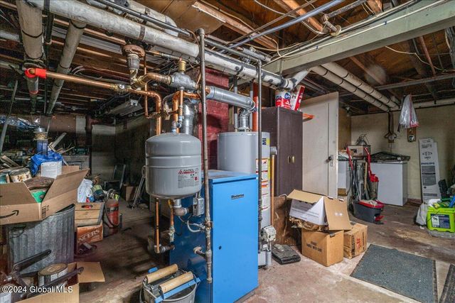 1190 Highland Park Road, Niskayuna, NY 12309