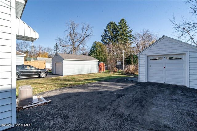 1190 Highland Park Road, Niskayuna, NY 12309