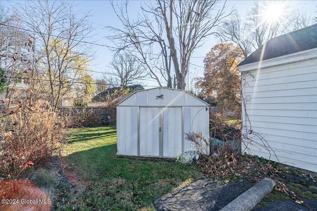 1190 Highland Park Road, Niskayuna, NY 12309