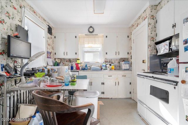 1190 Highland Park Road, Niskayuna, NY 12309