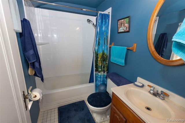 131 Dwight Avenue, Pontiac, MI 48341