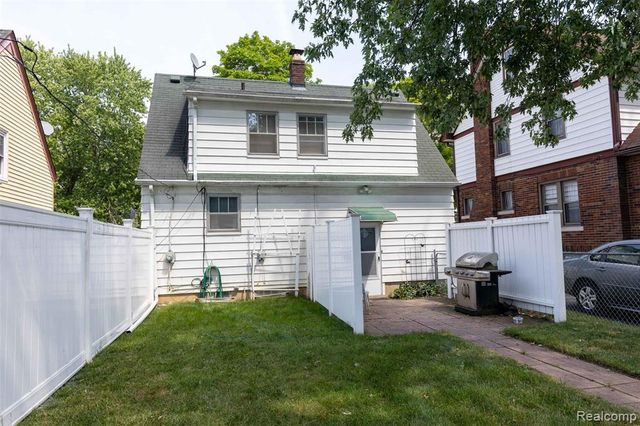 131 Dwight Avenue, Pontiac, MI 48341