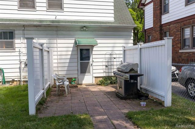 131 Dwight Avenue, Pontiac, MI 48341