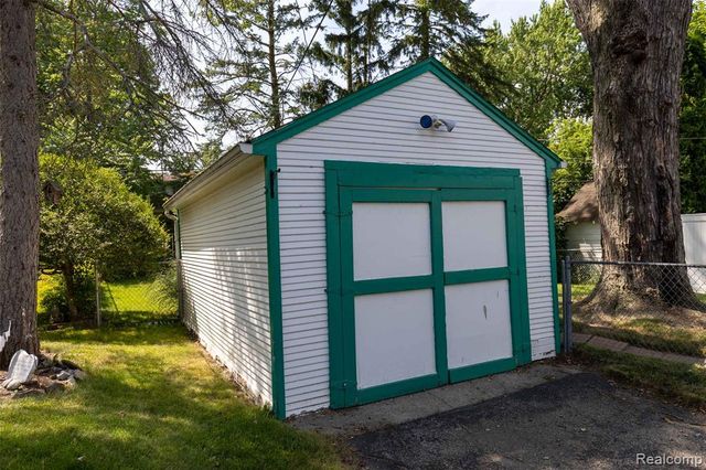 131 Dwight Avenue, Pontiac, MI 48341