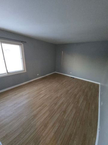 3108 Roberts Drive 5, Woodridge, IL 60517