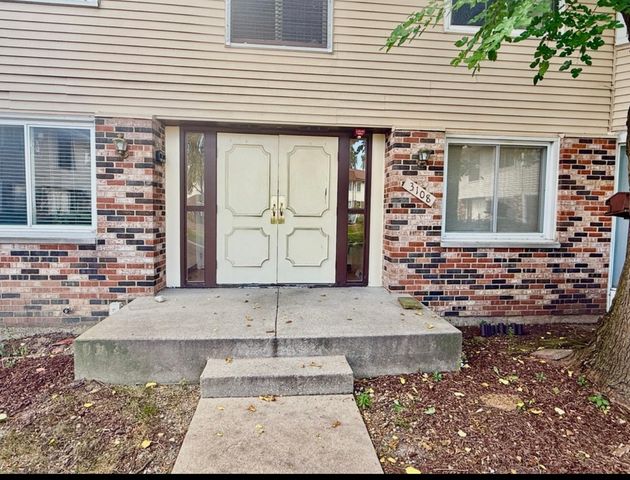 3108 Roberts Drive 5, Woodridge, IL 60517