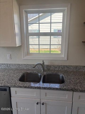 155 Hillcrest Dr, Eminence, KY 40019