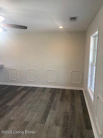 155 Hillcrest Dr, Eminence, KY 40019