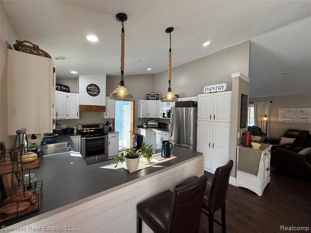 5049 Smokey Hollow Lane, Clarkston, MI 48348