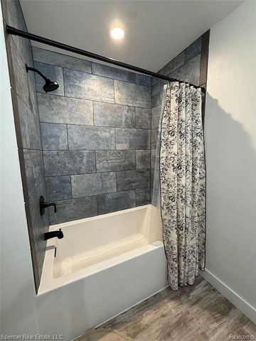 5049 Smokey Hollow Lane, Clarkston, MI 48348