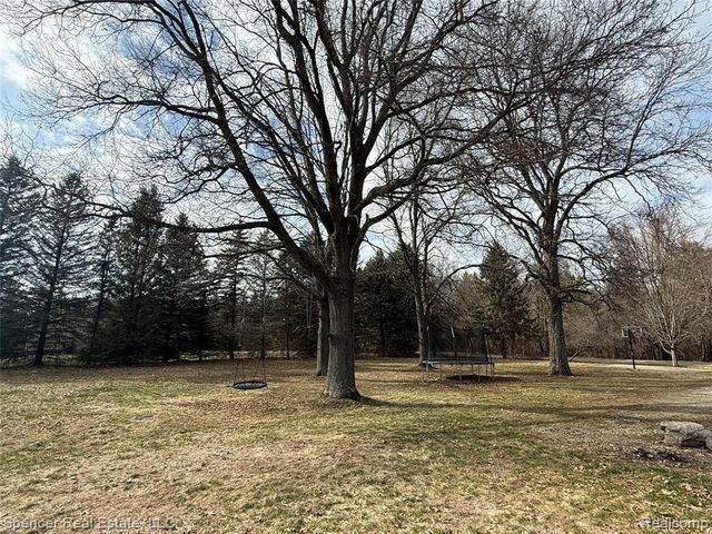 5049 Smokey Hollow Lane, Clarkston, MI 48348