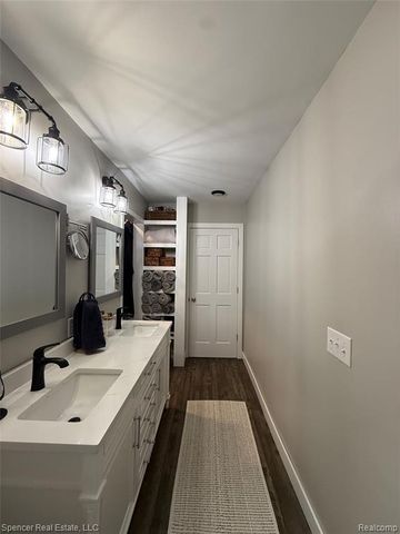 5049 Smokey Hollow Lane, Clarkston, MI 48348