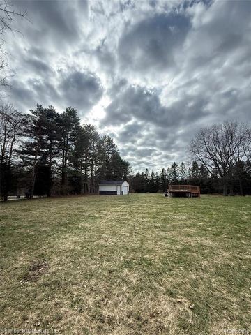 5049 Smokey Hollow Lane, Clarkston, MI 48348