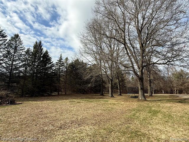 5049 Smokey Hollow Lane, Clarkston, MI 48348